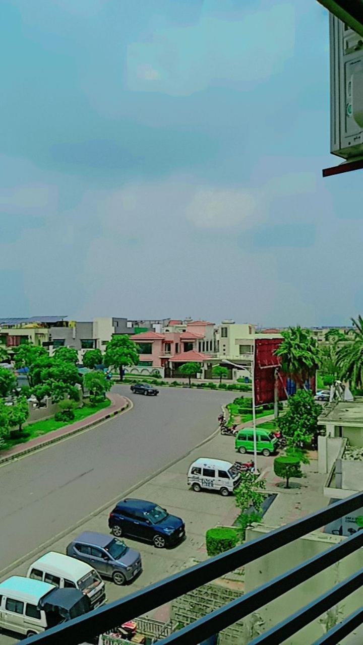 Comfortable Rental Apartments In Bahria Town Rawalpindi Bilik gambar