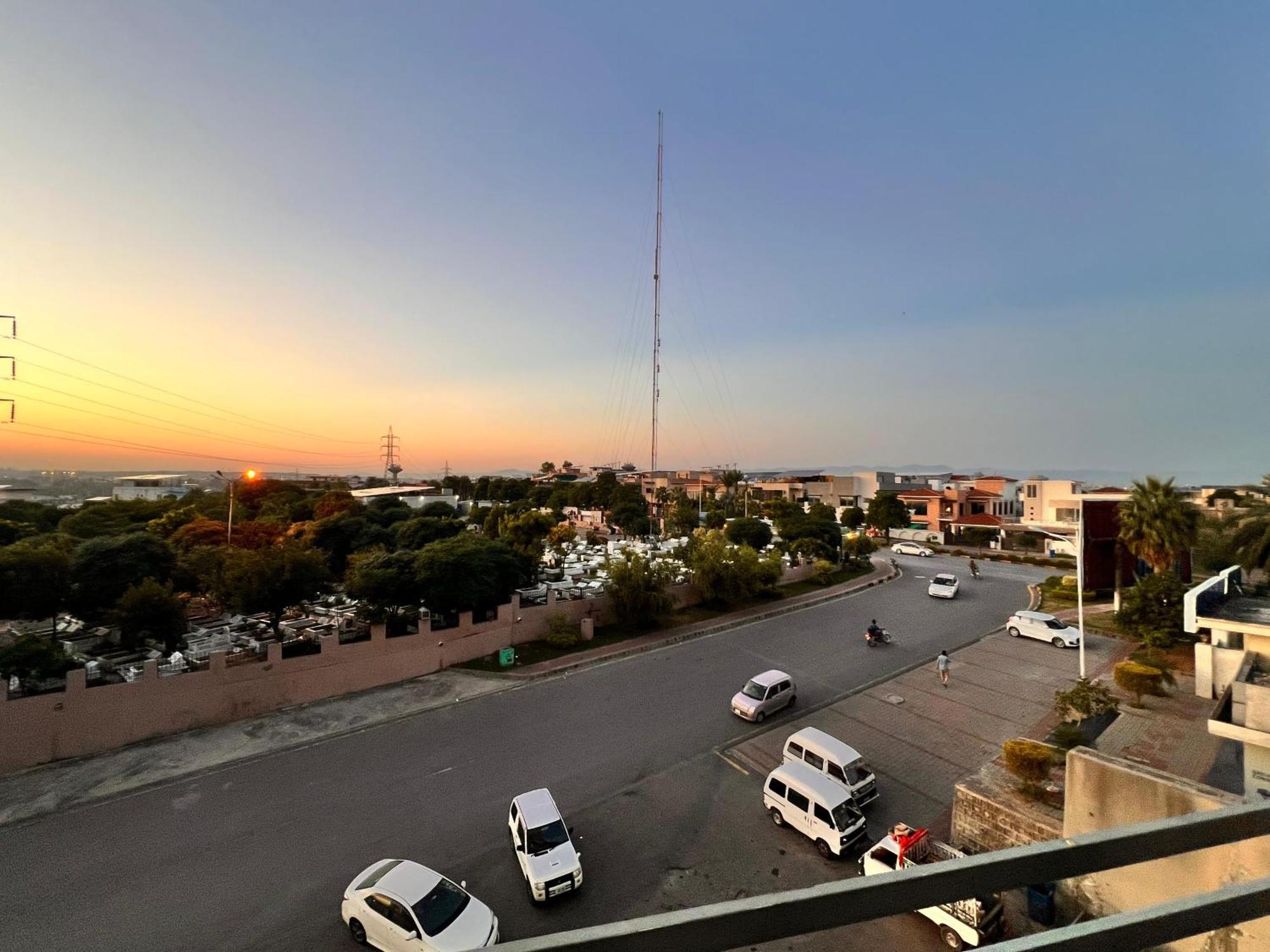 Comfortable Rental Apartments In Bahria Town Rawalpindi Luaran gambar